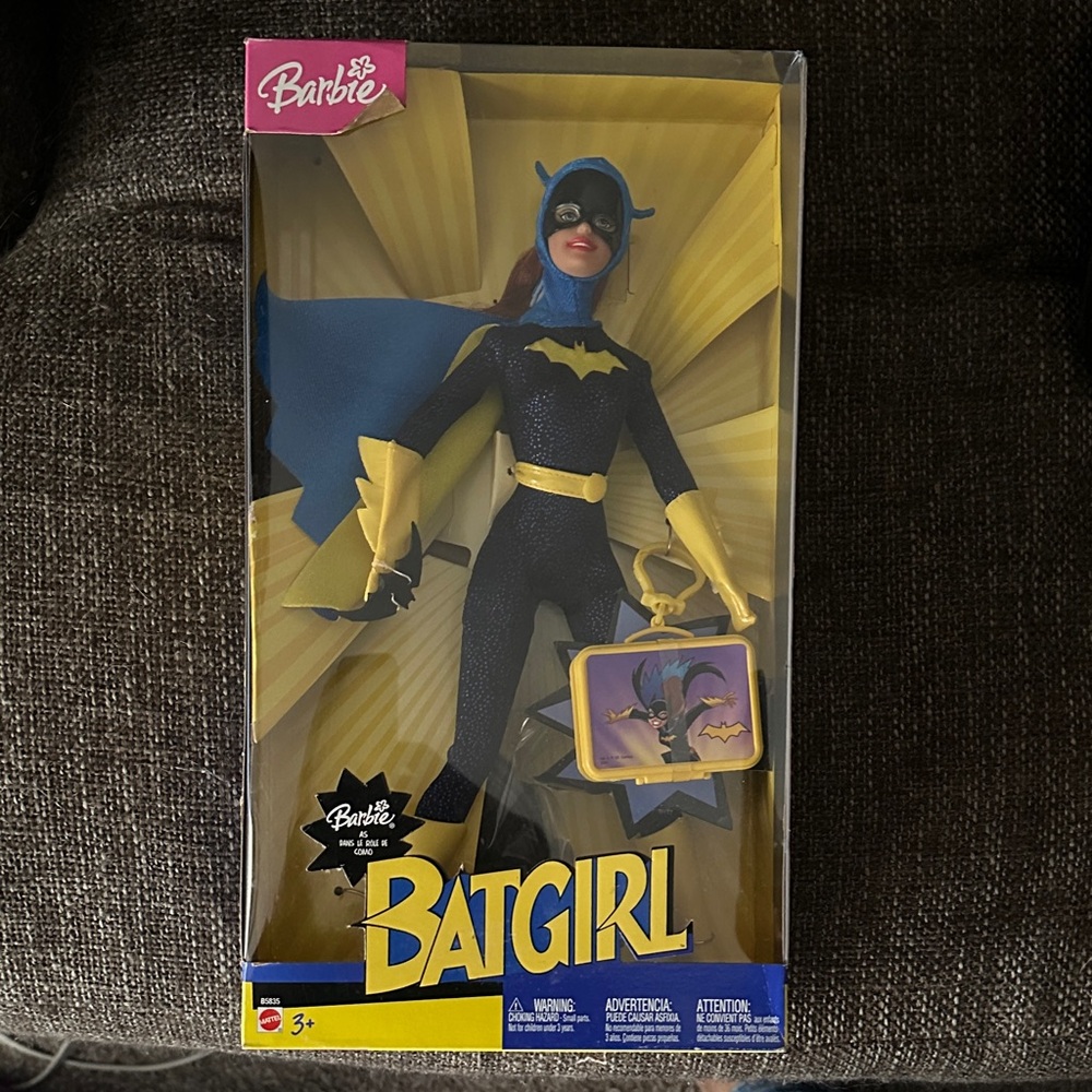 Barbie Batgirl Doll in Black and Yellow Outfit,2003 new in box